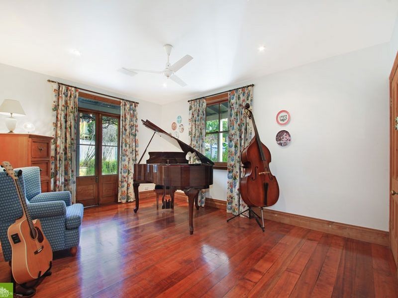 41 Stafford Road, Mount Kembla NSW 2526