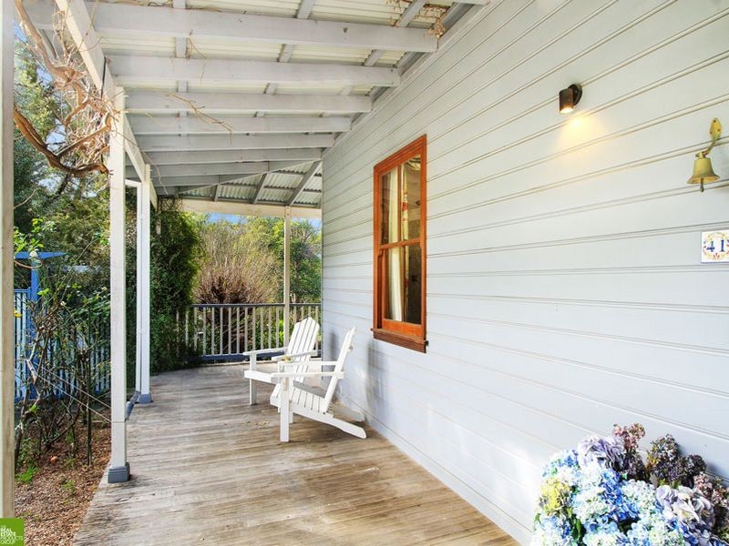 41 Stafford Road, Mount Kembla NSW 2526
