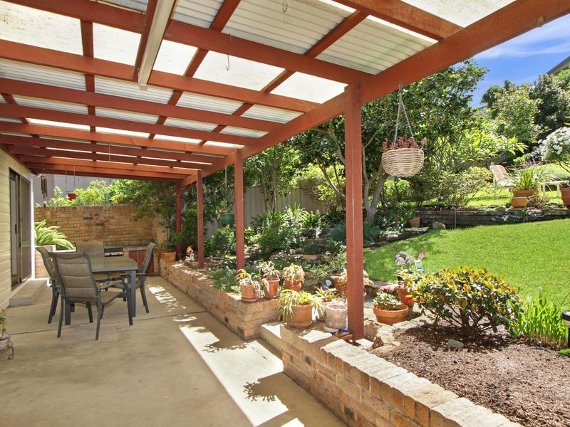 27 Pooraka Avenue, West Wollongong NSW 2500