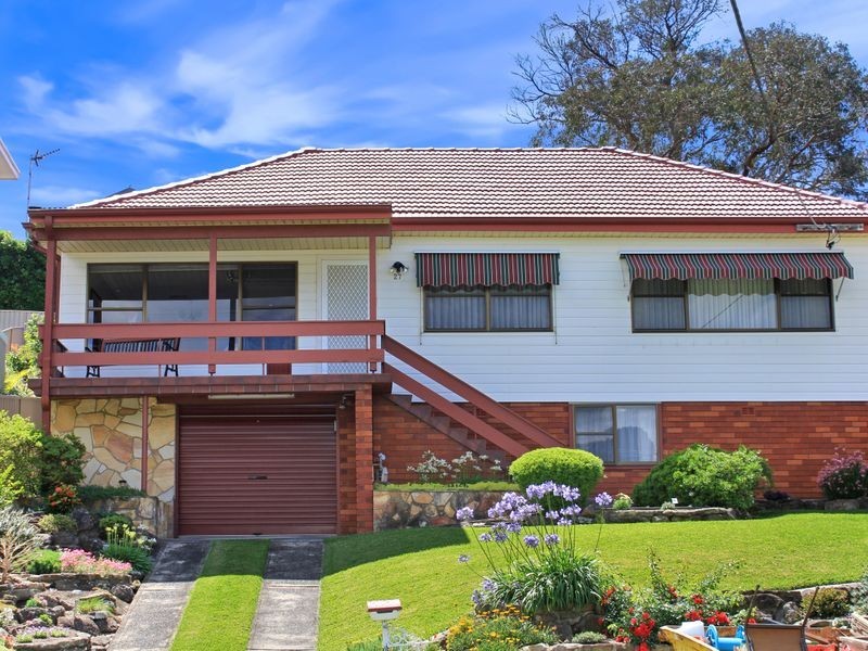 27 Pooraka Avenue, West Wollongong NSW 2500