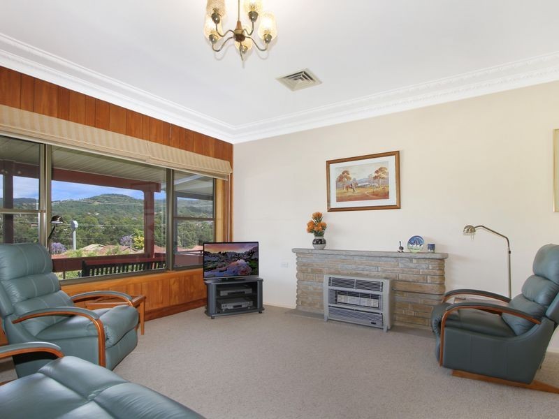 27 Pooraka Avenue, West Wollongong NSW 2500