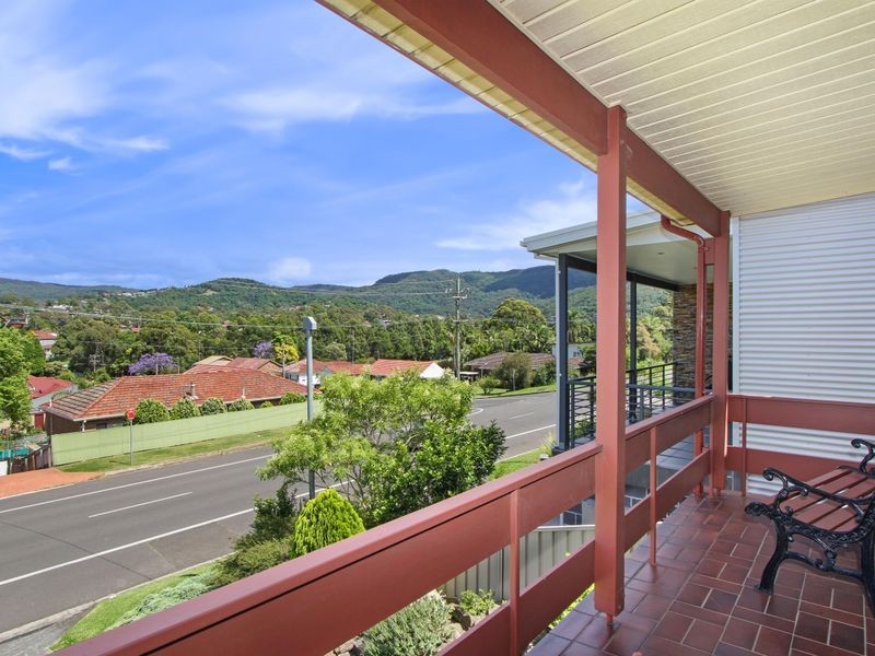 27 Pooraka Avenue, West Wollongong NSW 2500
