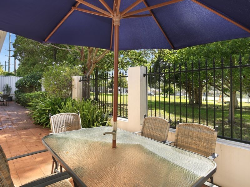 2/1 Reserve Street, West Wollongong NSW 2500