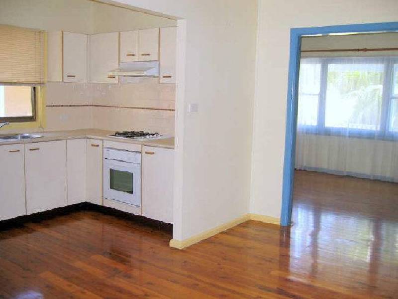 8 Payne Street, Mangerton NSW 2500