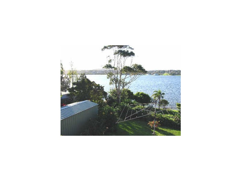140 Lakeview Parade, Primbee NSW 2502