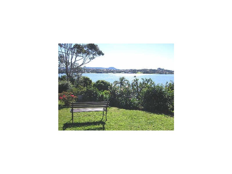140 Lakeview Parade, Primbee NSW 2502