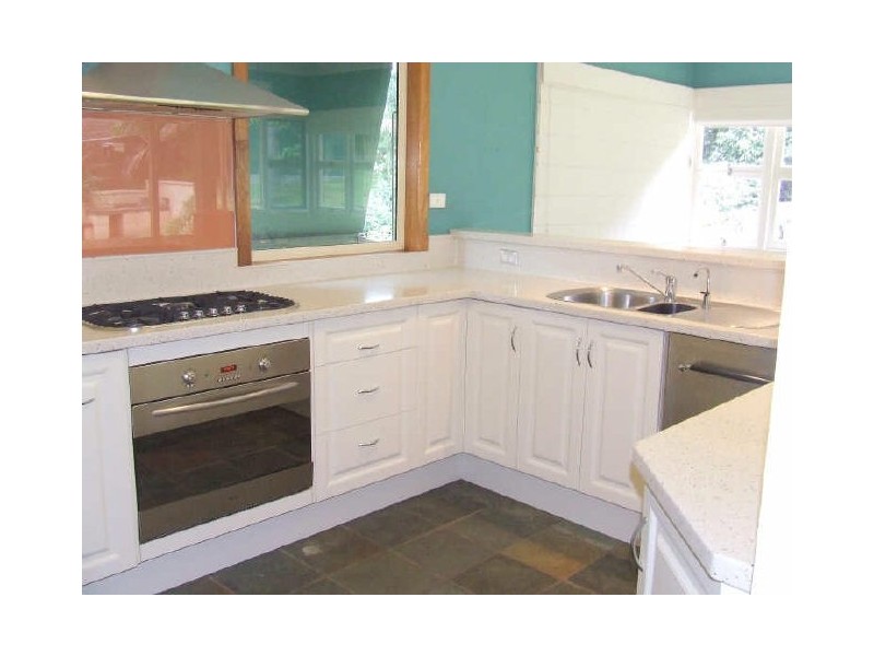 4 Toorak Avenue, Mangerton NSW 2500