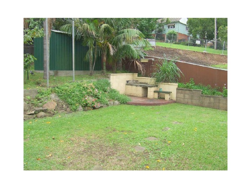 4 Toorak Avenue, Mangerton NSW 2500