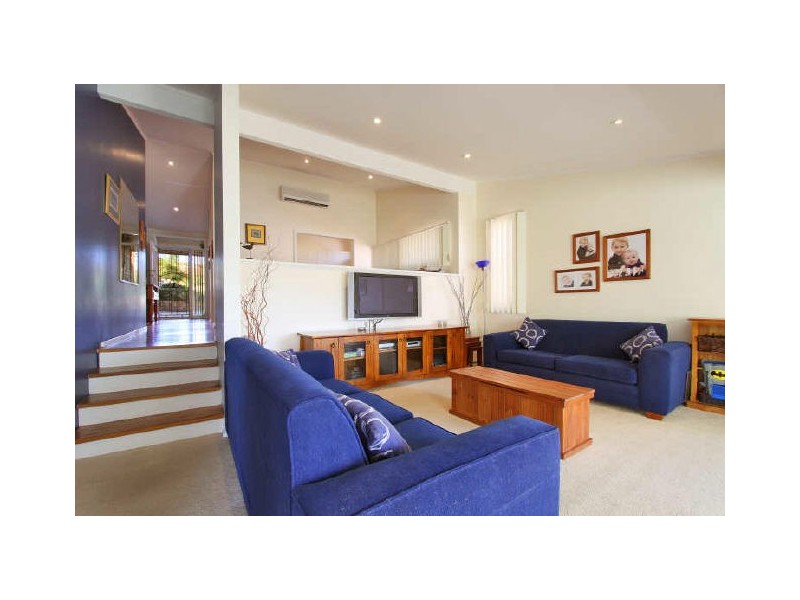 18 Evelyn Avenue, Figtree NSW 2525