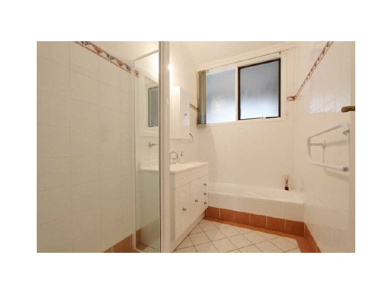 18 Evelyn Avenue, Figtree NSW 2525