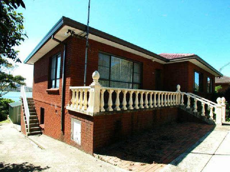 140 Lakeview Parade, Primbee NSW 2502
