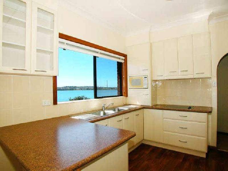 140 Lakeview Parade, Primbee NSW 2502