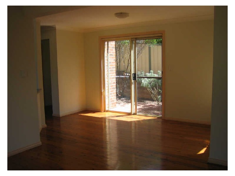 2/12 Woodlawn Avenue, Mangerton NSW 2500