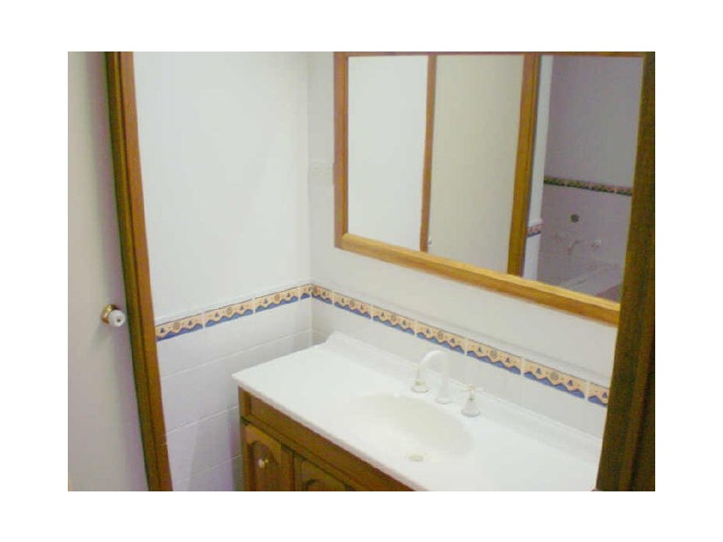 9 Aminya Place, Farmborough Heights NSW 2526