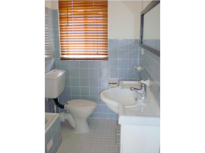 4/5 Kelvin Road, Coniston NSW 2500