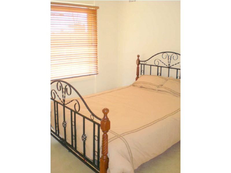 4/5 Kelvin Road, Coniston NSW 2500