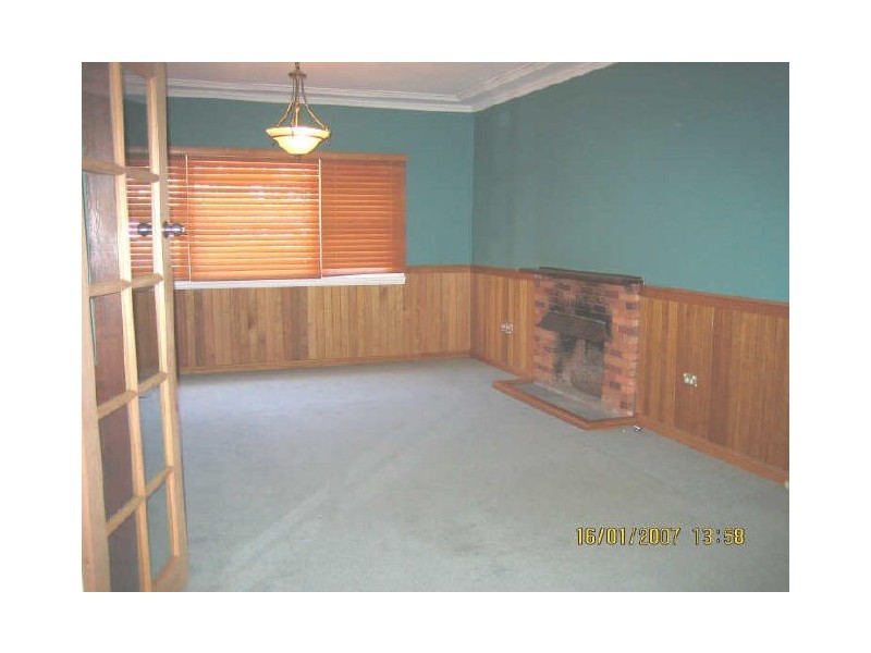 4 Toorak Avenue, Mangerton NSW 2500