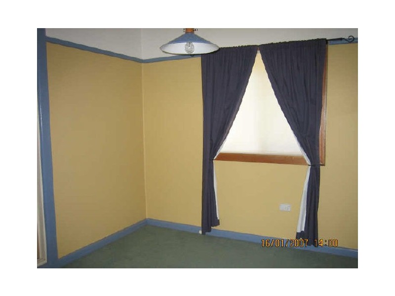 4 Toorak Avenue, Mangerton NSW 2500