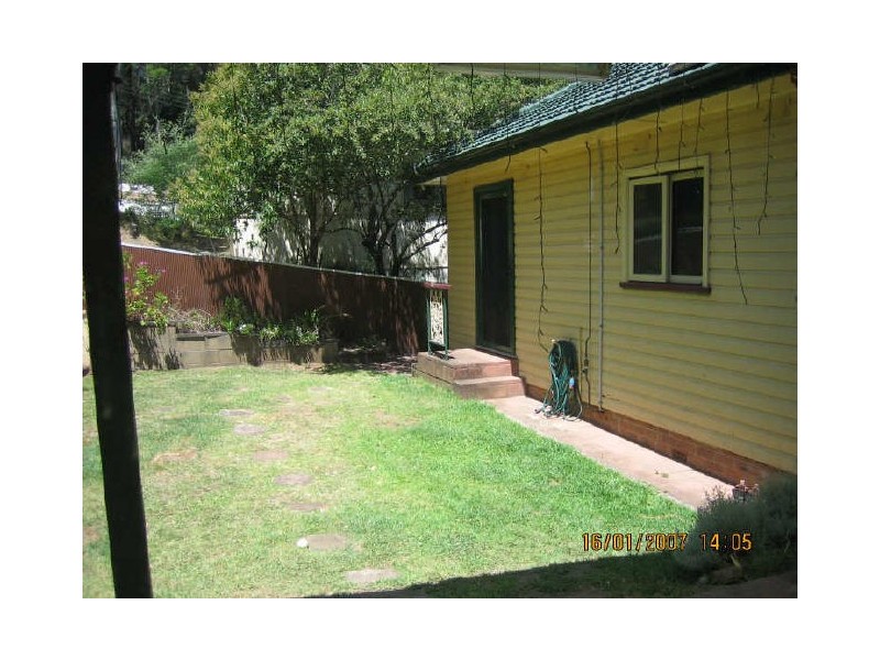 4 Toorak Avenue, Mangerton NSW 2500