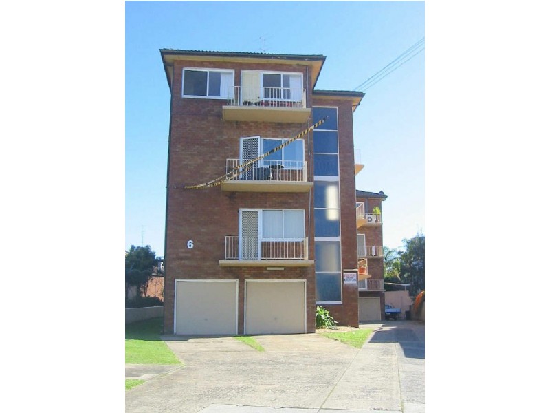 2/6 Parkside Avenue, Wollongong NSW 2500