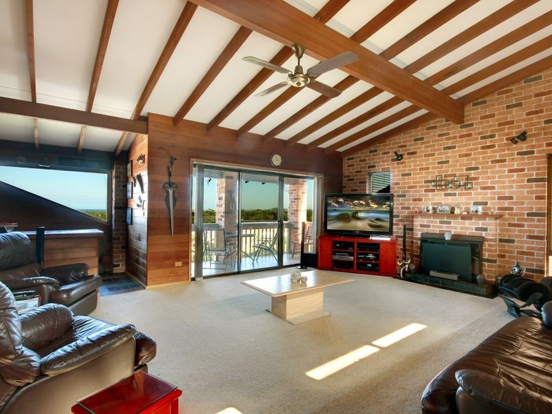 42 Foothills Road, Corrimal NSW 2518