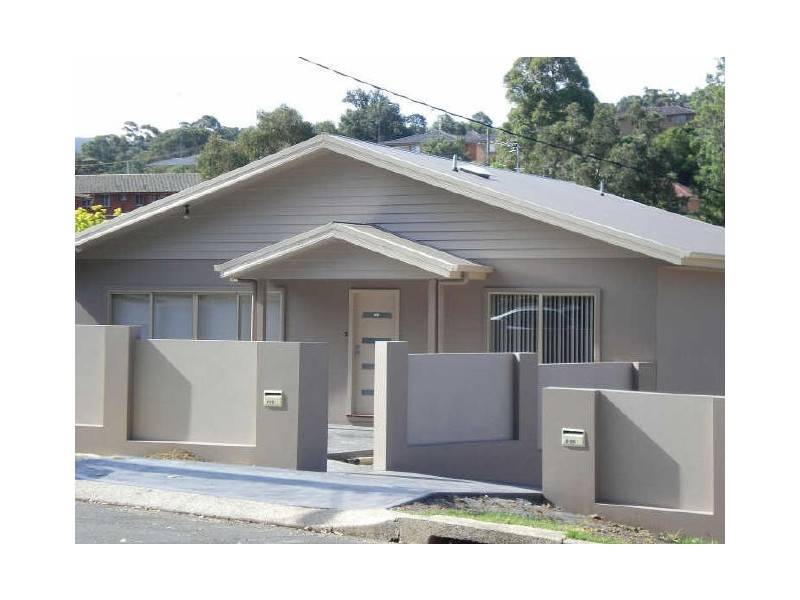 1/56 Robertson Street, Coniston NSW 2500