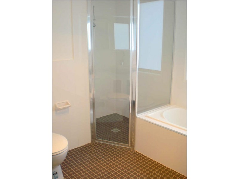 1/56 Robertson Street, Coniston NSW 2500