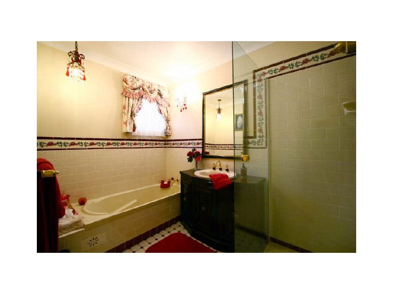 227 Waples Road, Farmborough Heights NSW 2526