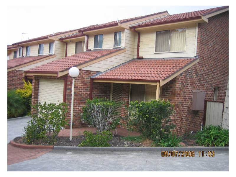 12/6a Milne Crescent, Coniston NSW 2500