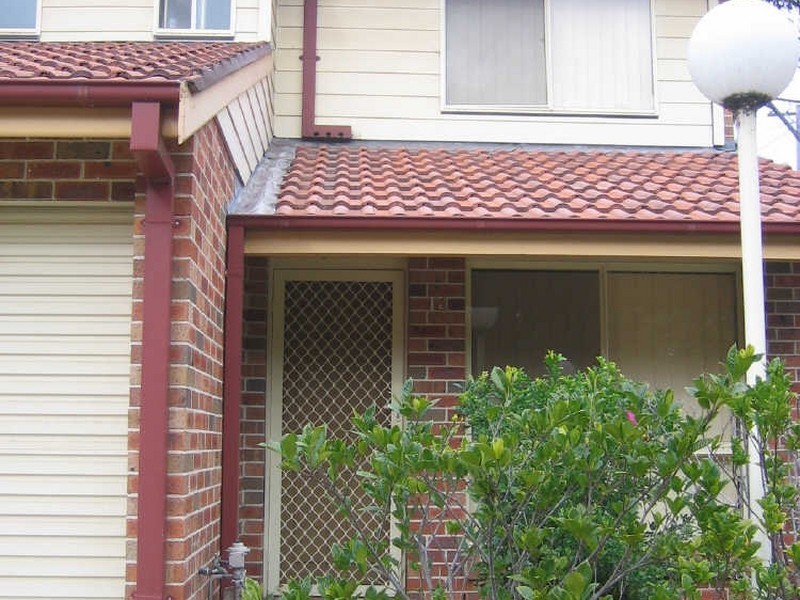 12/6a Milne Crescent, Coniston NSW 2500