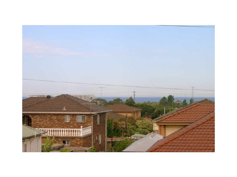 1/8 Myrtle Street, Coniston NSW 2500