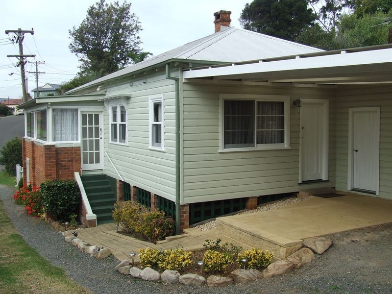 6 McKenzie Avenue, Wollongong NSW 2500