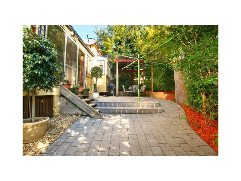 12 Mangerton Road, Mangerton NSW 2500