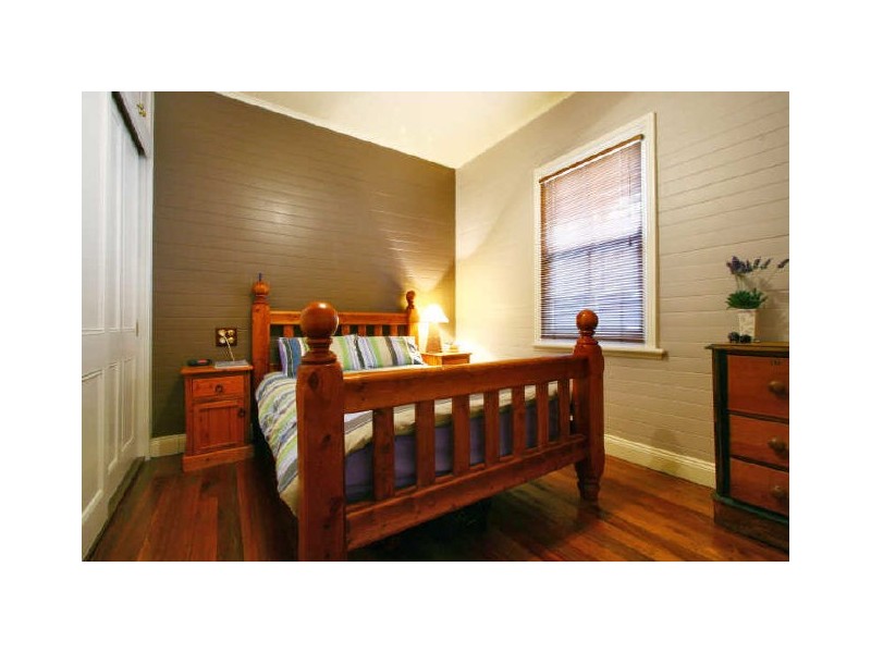 12 Mangerton Road, Mangerton NSW 2500