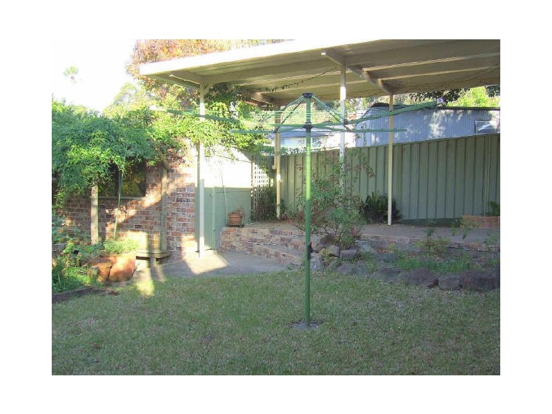 11 Bradley Avenue, Mount Kembla NSW 2526