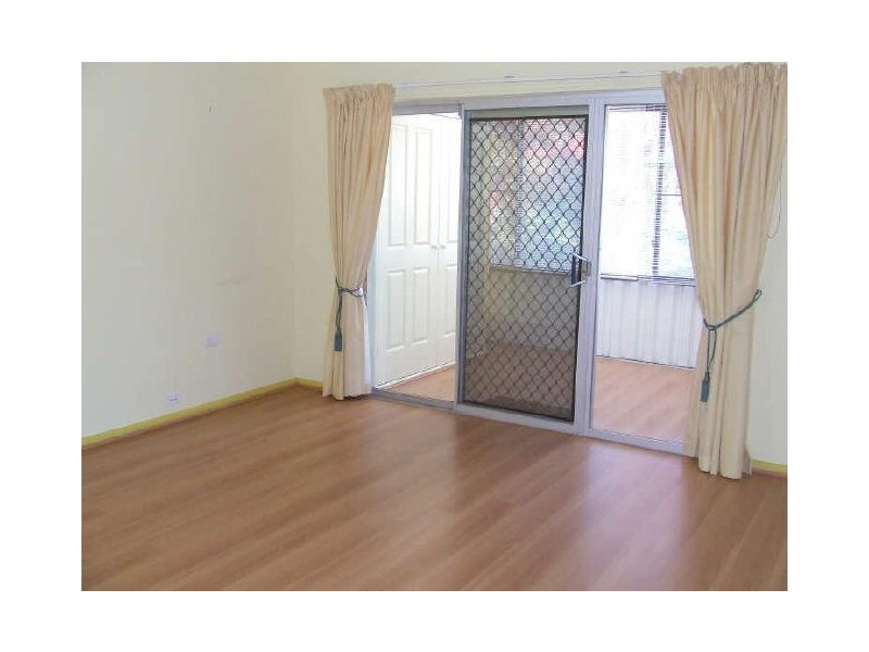 11 Bradley Avenue, Mount Kembla NSW 2526