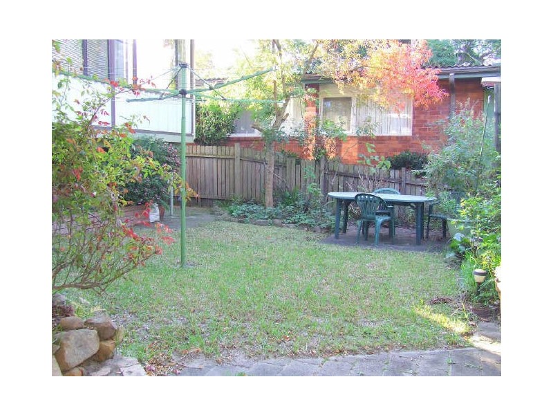 11 Bradley Avenue, Mount Kembla NSW 2526