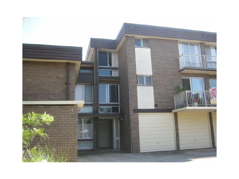 8/17 Henley Road, Thirroul NSW 2515