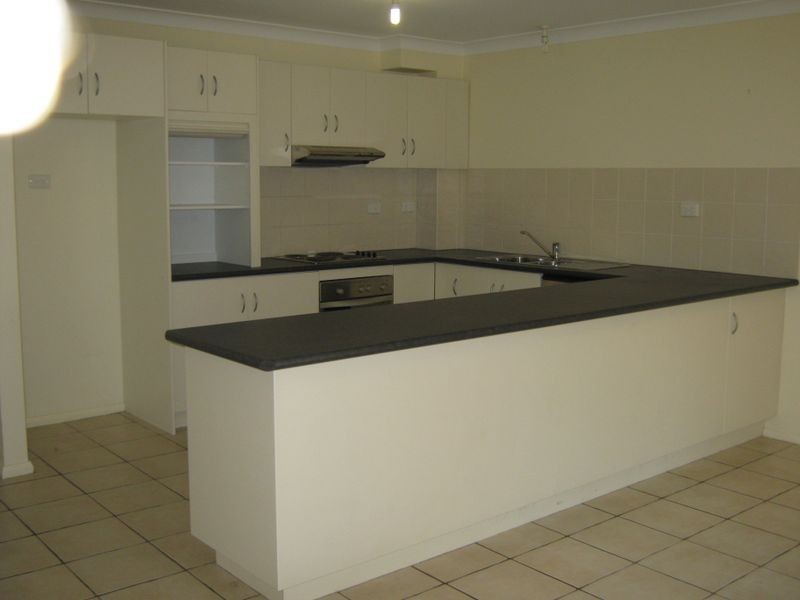 1/248 Gladstone Avenue, Coniston NSW 2500