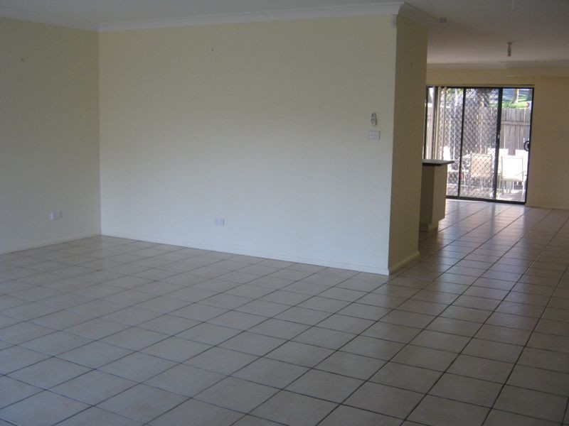 1/248 Gladstone Avenue, Coniston NSW 2500