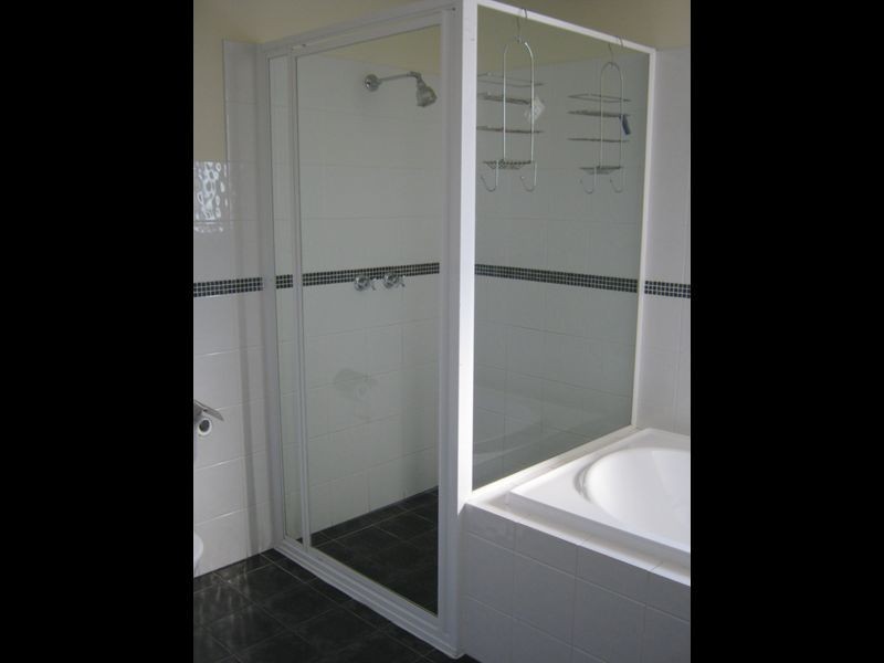 1/248 Gladstone Avenue, Coniston NSW 2500