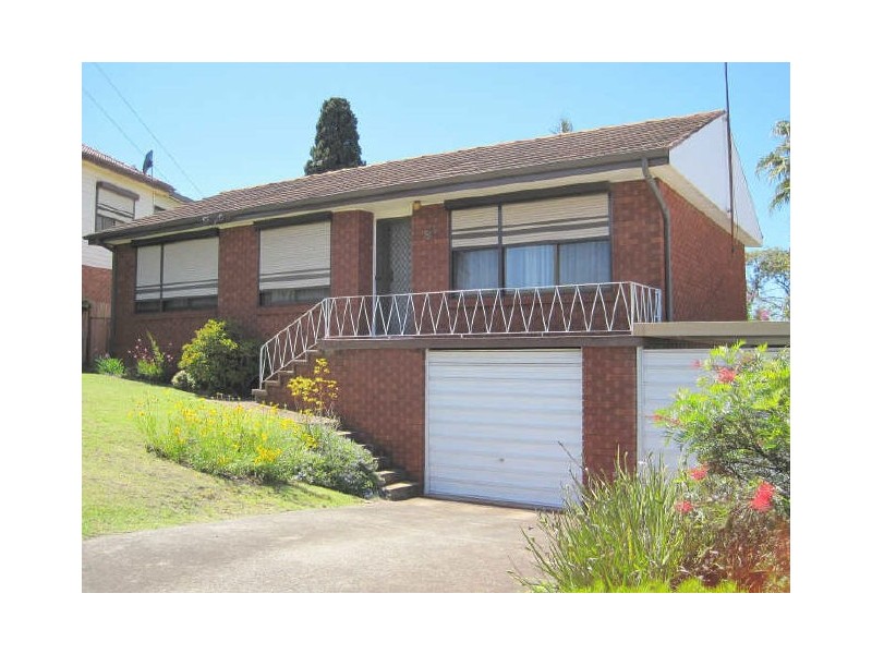 83 Weringa Avenue, Lake Heights NSW 2502