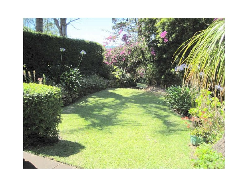 83 Weringa Avenue, Lake Heights NSW 2502