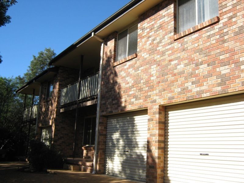 2/1a Leigh Crescent, Unanderra NSW 2526