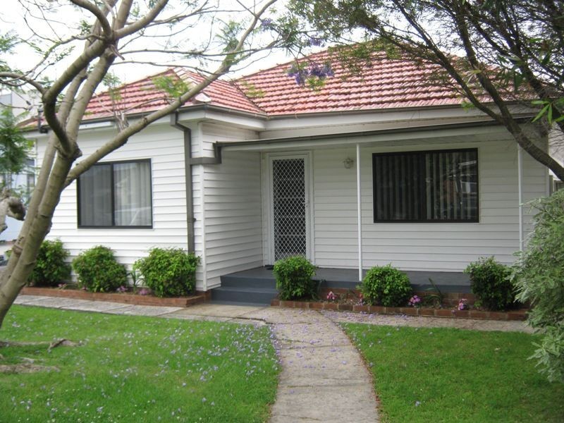 8 McGrath Street, Fairy Meadow NSW 2519