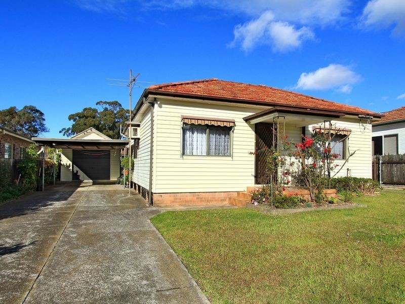 43 Dymock Street, Balgownie NSW 2519