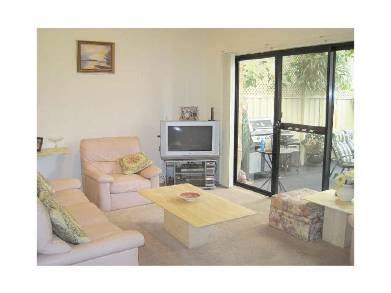 5/59a Ranchby Avenue, Lake Heights NSW 2502