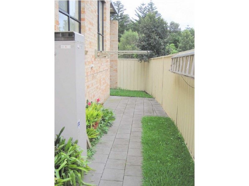 5/59a Ranchby Avenue, Lake Heights NSW 2502