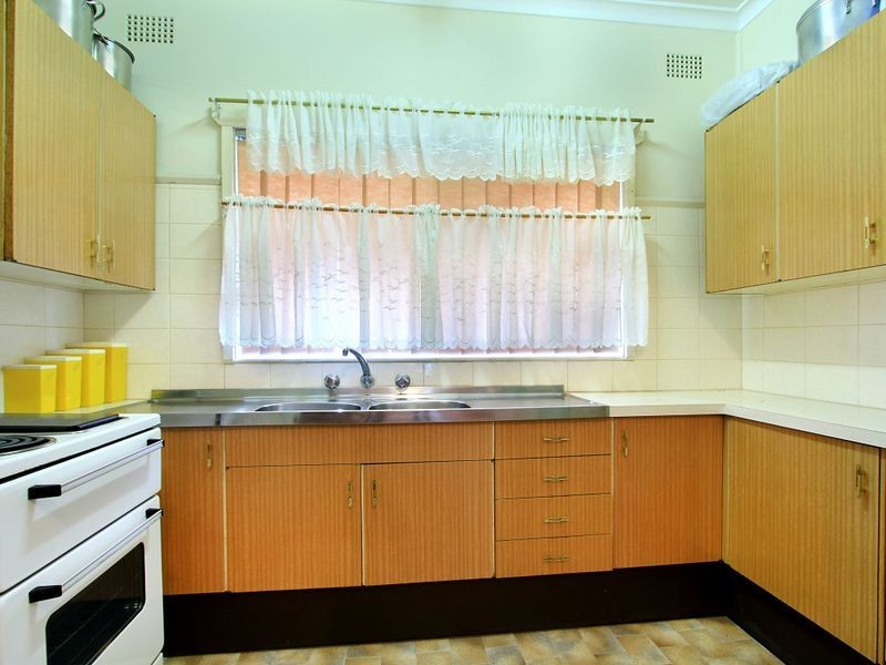 15 Elliotts Road, Fairy Meadow NSW 2519