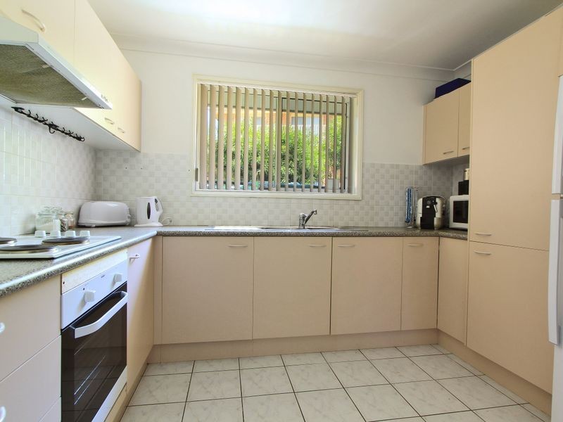 4/8 William Street, Unanderra NSW 2526